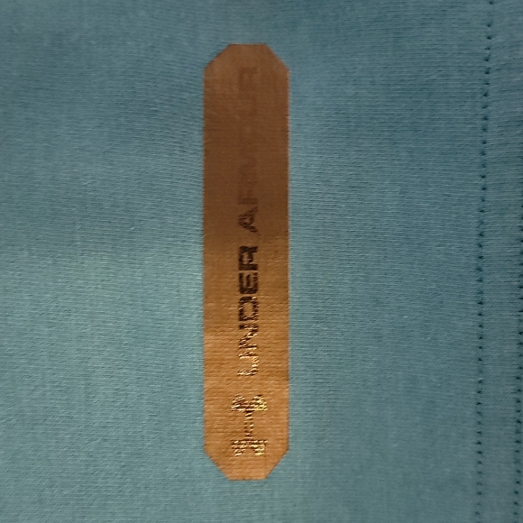 Great Condition Men's Large Fitted Under Armour Half Sleeve Hoodie. - Picture 5 of 6